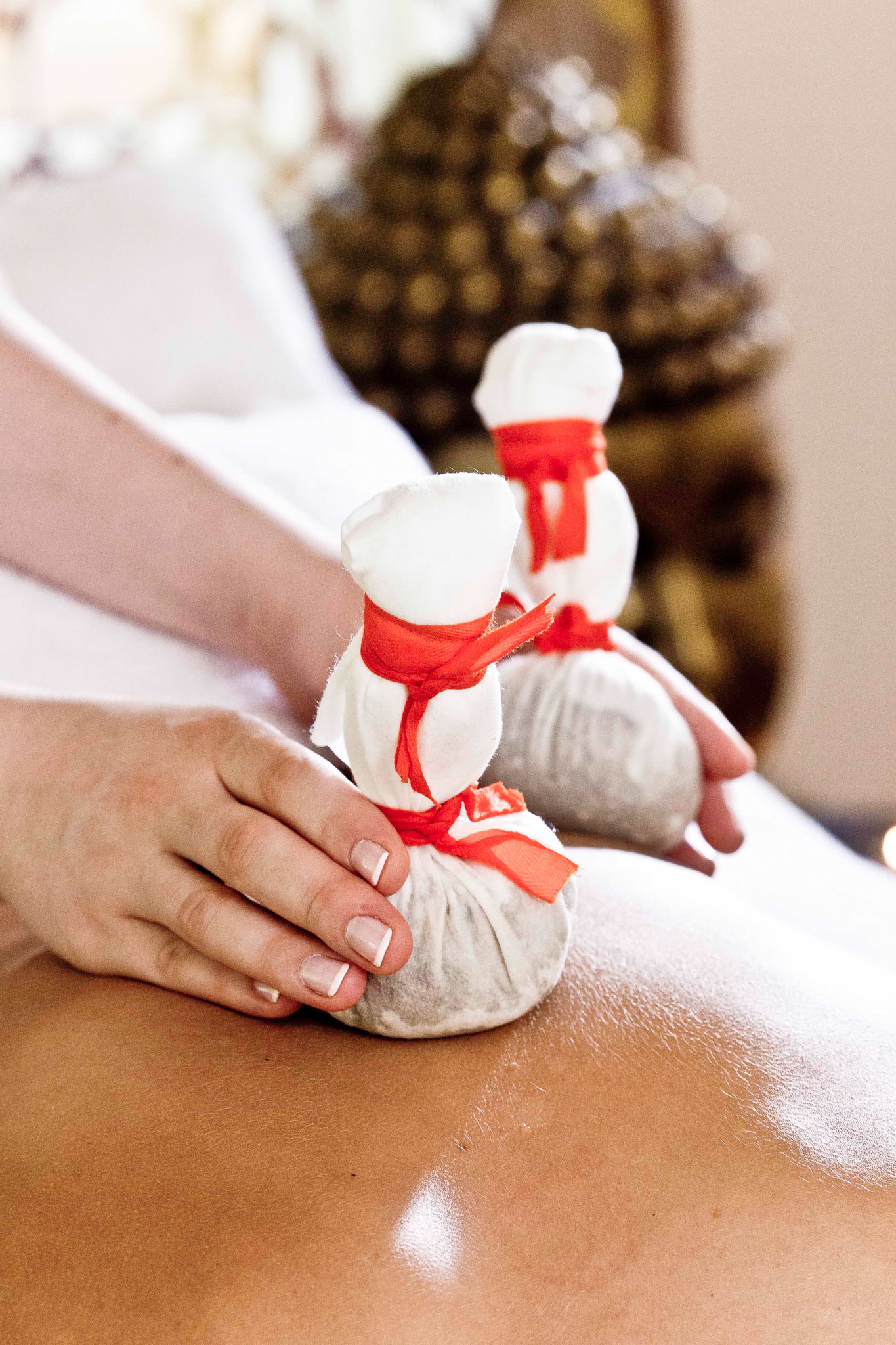 Kräuterstempel Massage / Behandlung im Hotel Bergergut ****s