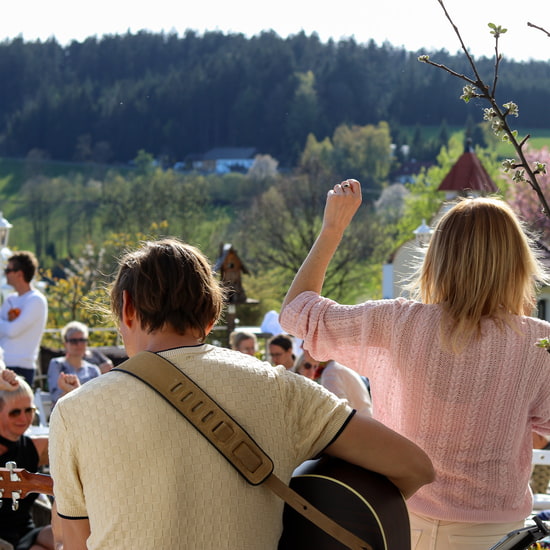 SUNDAY SESSION: „Takt, Teller & Frühlingsgefühle“